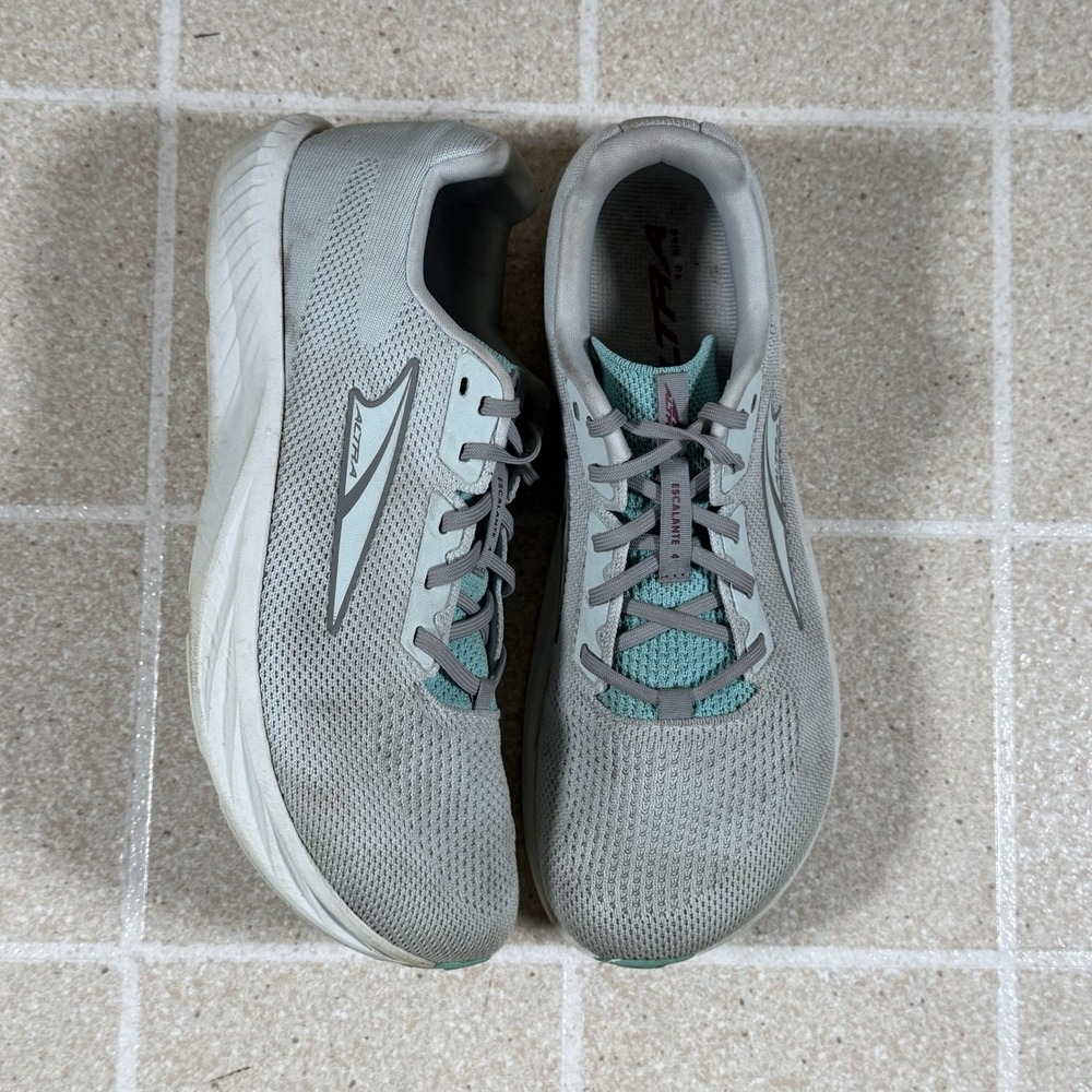 Altra Escalante 4 Women's Size 10 Running Shoes Teal Foot Shape